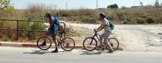 "הנה אנחנו" הוא עוד דרמה ישראלית משפחתית - אבל מאלה שעשויות כל כך טוב שהן מצדיקות את כל הז'אנר. 