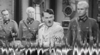 תום ויהונתן מנסים להבין איך הם מרגישים כלפי ביוגרפיה רגילה ומשעממת על היטלר. 