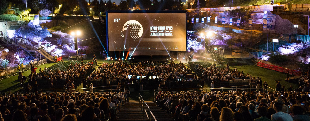 נא להשתיק טלפונים לפני תחילת הכתבה. 